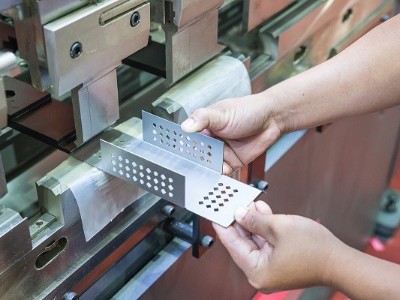 精密五金沖壓廠，沖壓拉伸件的破裂原因及預(yù)防