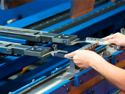 廣州五金沖壓件加工廠，6個沖孔翻邊技巧