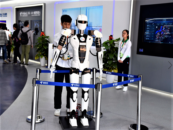 智能家居機器人5