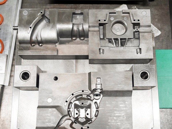 陽(yáng)江五金沖壓件加工廠，小型沖壓模具及汽車(chē)覆蓋件介紹