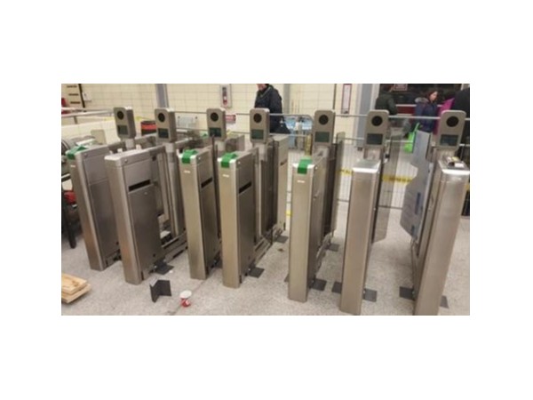 高明區(qū)鈑金加工廠的道閘加工和冷水機外殼生產(chǎn) 高明區(qū)鈑金加工廠的道閘加工和冷水機外殼生產(chǎn)